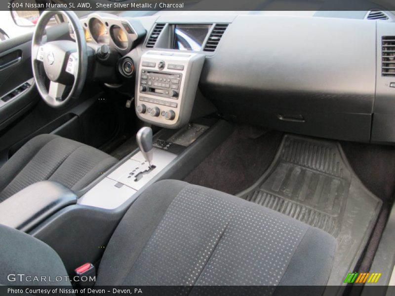 Dashboard of 2004 Murano SL AWD