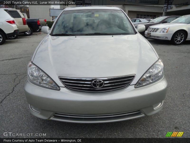 Lunar Mist Metallic / Gray 2005 Toyota Camry XLE