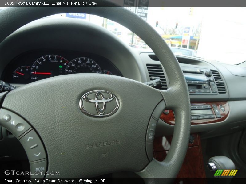 Lunar Mist Metallic / Gray 2005 Toyota Camry XLE
