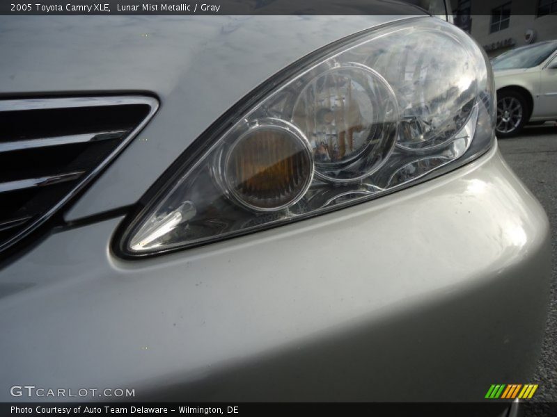 Lunar Mist Metallic / Gray 2005 Toyota Camry XLE