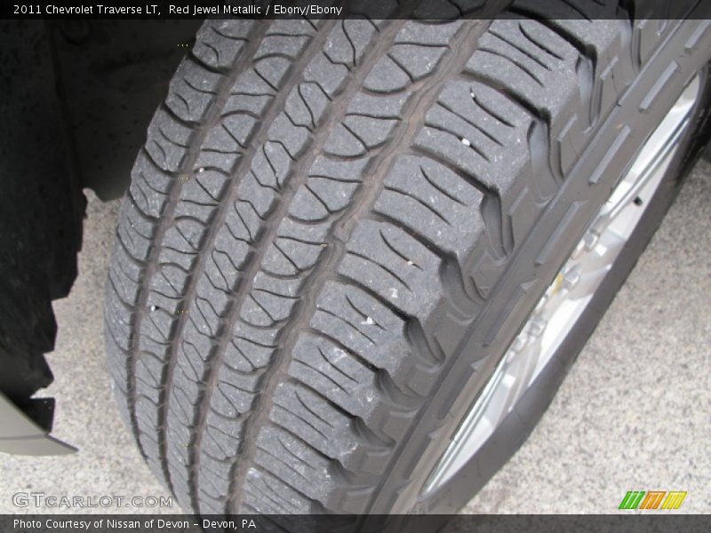 Red Jewel Metallic / Ebony/Ebony 2011 Chevrolet Traverse LT