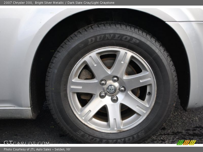 Bright Silver Metallic / Dark Slate Gray/Light Graystone 2007 Chrysler 300
