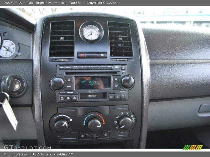 Bright Silver Metallic / Dark Slate Gray/Light Graystone 2007 Chrysler 300