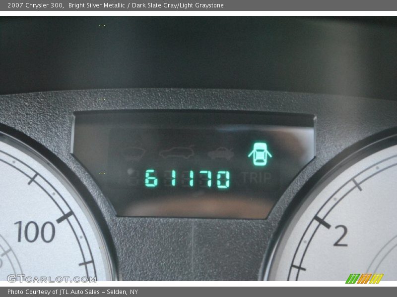 Bright Silver Metallic / Dark Slate Gray/Light Graystone 2007 Chrysler 300