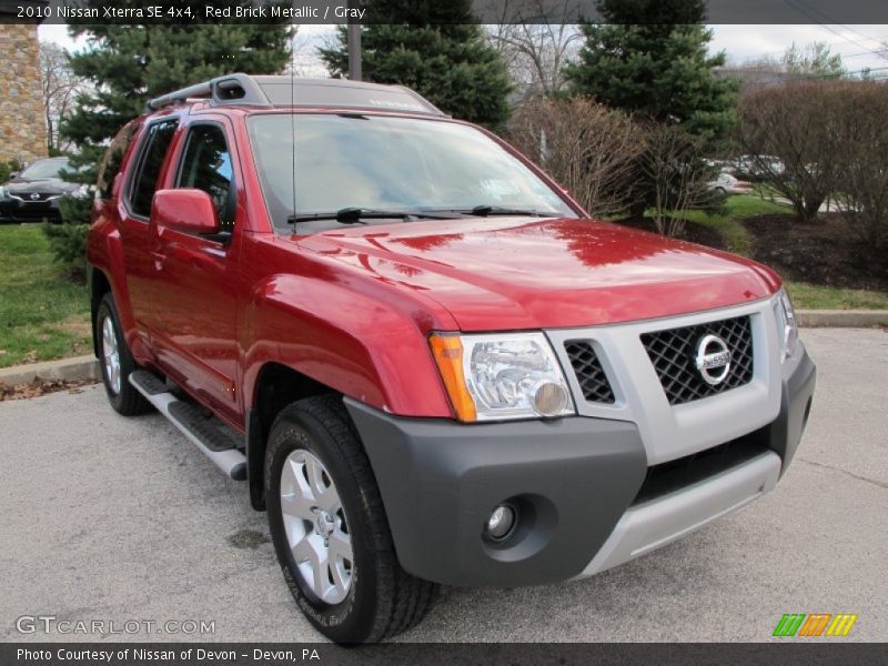 Front 3/4 View of 2010 Xterra SE 4x4