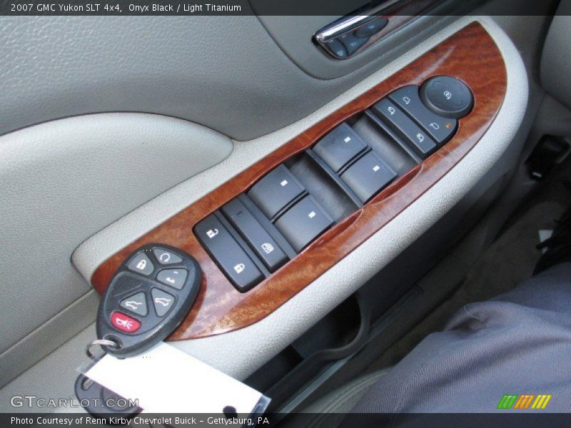 Onyx Black / Light Titanium 2007 GMC Yukon SLT 4x4