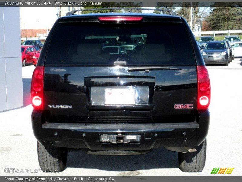 Onyx Black / Light Titanium 2007 GMC Yukon SLT 4x4