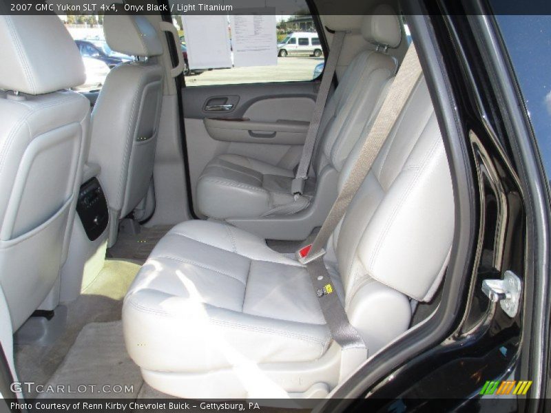 Onyx Black / Light Titanium 2007 GMC Yukon SLT 4x4