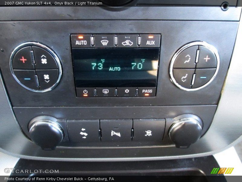 Onyx Black / Light Titanium 2007 GMC Yukon SLT 4x4