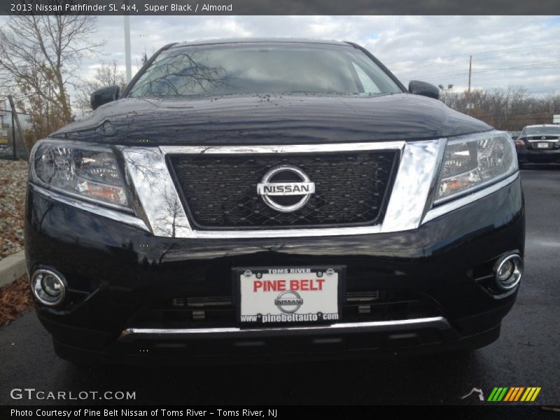 Super Black / Almond 2013 Nissan Pathfinder SL 4x4