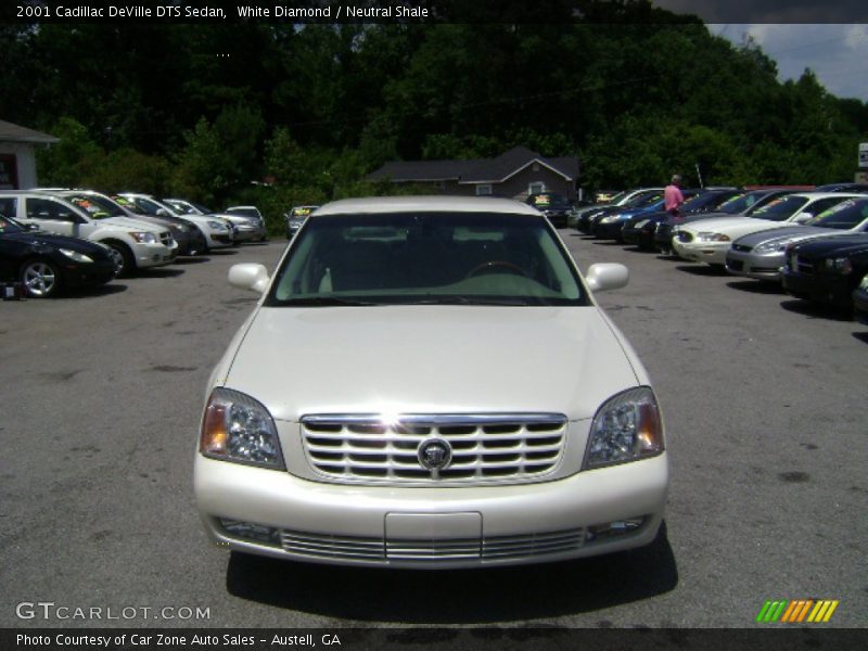 White Diamond / Neutral Shale 2001 Cadillac DeVille DTS Sedan