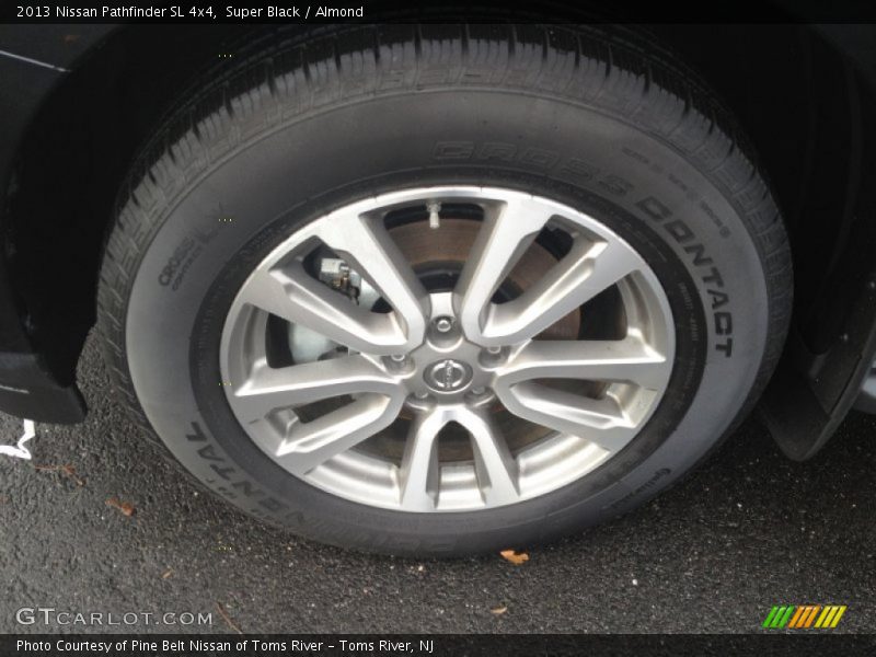 Super Black / Almond 2013 Nissan Pathfinder SL 4x4