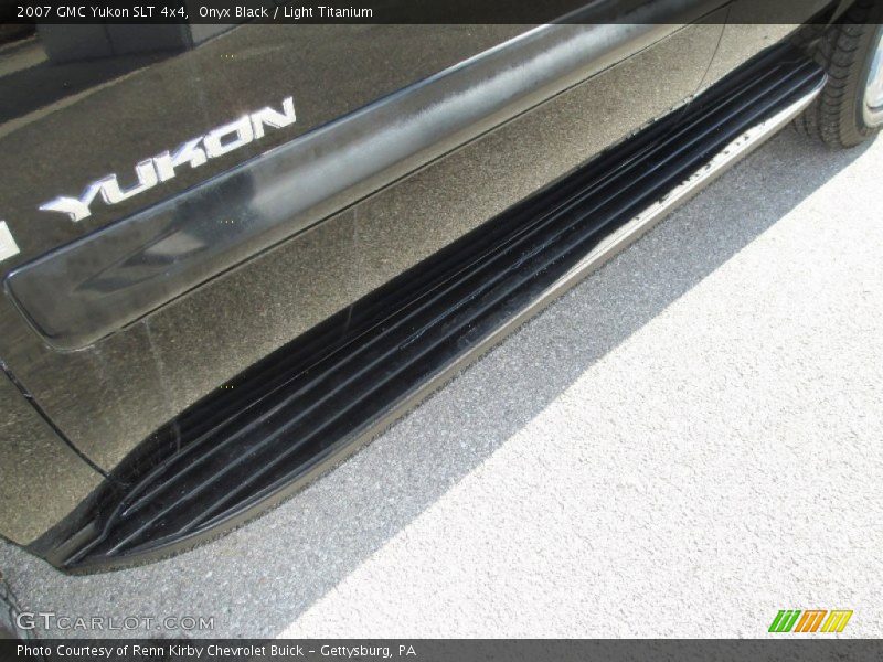 Onyx Black / Light Titanium 2007 GMC Yukon SLT 4x4