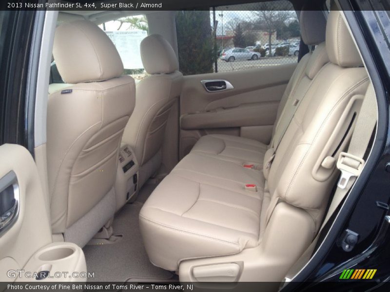 Super Black / Almond 2013 Nissan Pathfinder SL 4x4