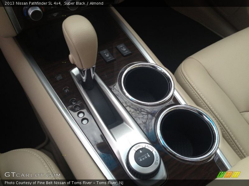 Super Black / Almond 2013 Nissan Pathfinder SL 4x4