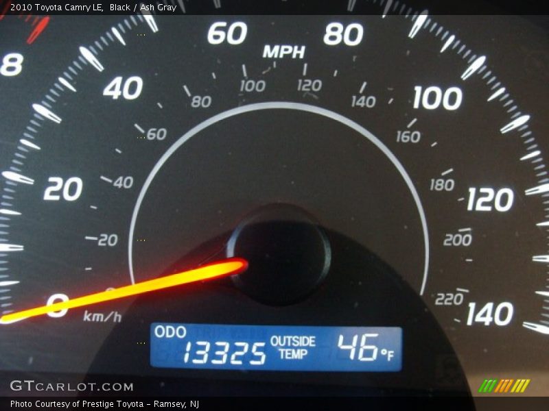 Black / Ash Gray 2010 Toyota Camry LE