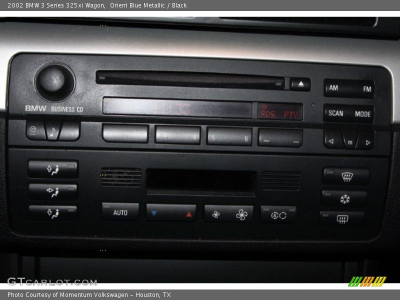 Controls of 2002 3 Series 325xi Wagon