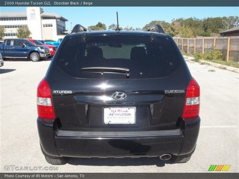 Obsidian Black / Beige 2009 Hyundai Tucson GLS