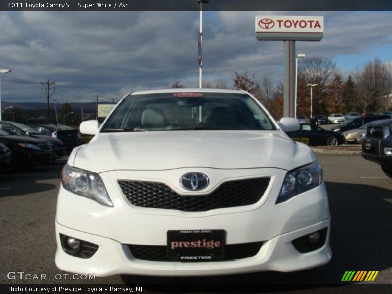 Super White / Ash 2011 Toyota Camry SE