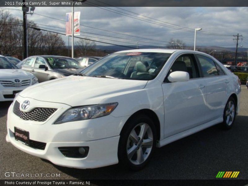 Super White / Ash 2011 Toyota Camry SE