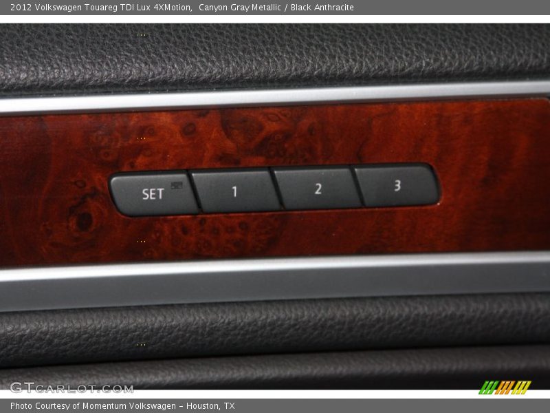 Canyon Gray Metallic / Black Anthracite 2012 Volkswagen Touareg TDI Lux 4XMotion