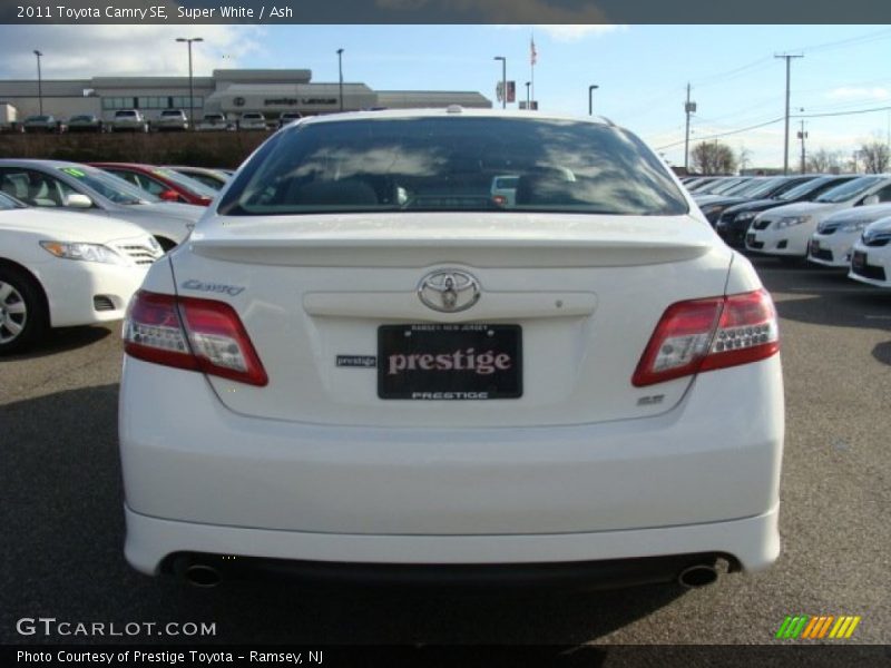 Super White / Ash 2011 Toyota Camry SE