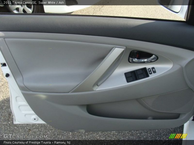 Super White / Ash 2011 Toyota Camry SE