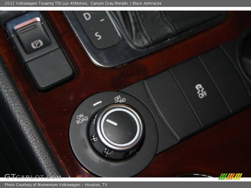 Canyon Gray Metallic / Black Anthracite 2012 Volkswagen Touareg TDI Lux 4XMotion