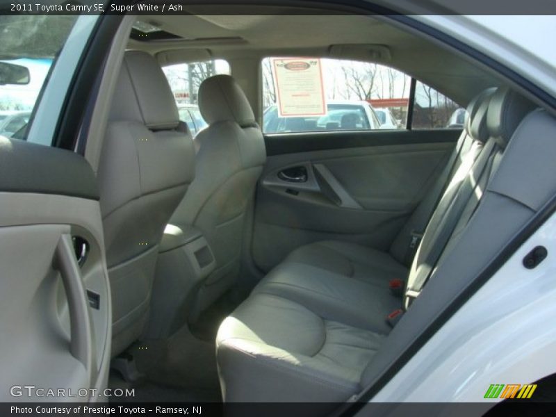 Super White / Ash 2011 Toyota Camry SE
