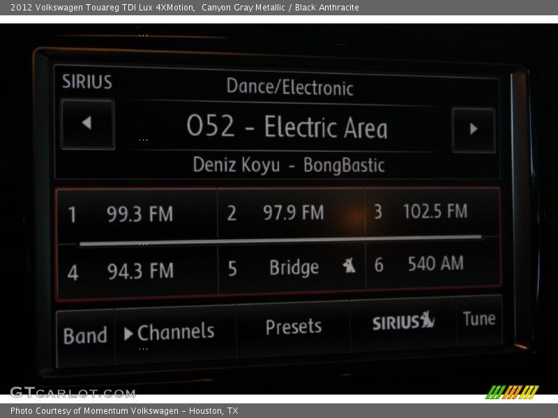 Canyon Gray Metallic / Black Anthracite 2012 Volkswagen Touareg TDI Lux 4XMotion