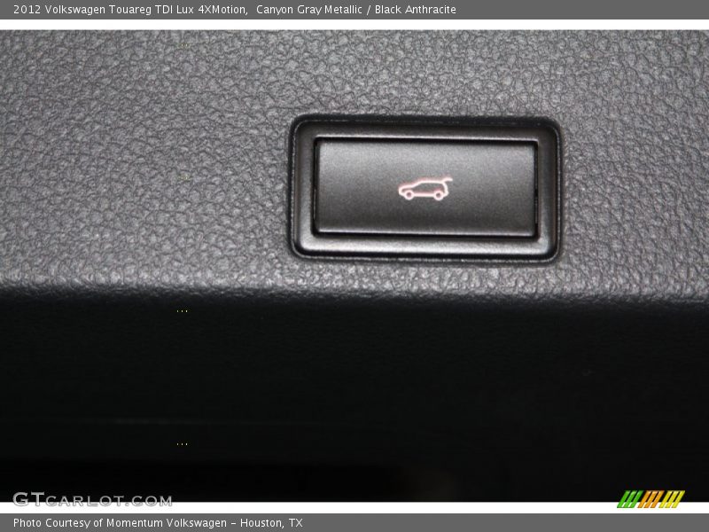 Canyon Gray Metallic / Black Anthracite 2012 Volkswagen Touareg TDI Lux 4XMotion