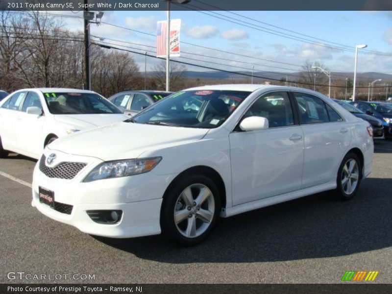 Super White / Dark Charcoal 2011 Toyota Camry SE