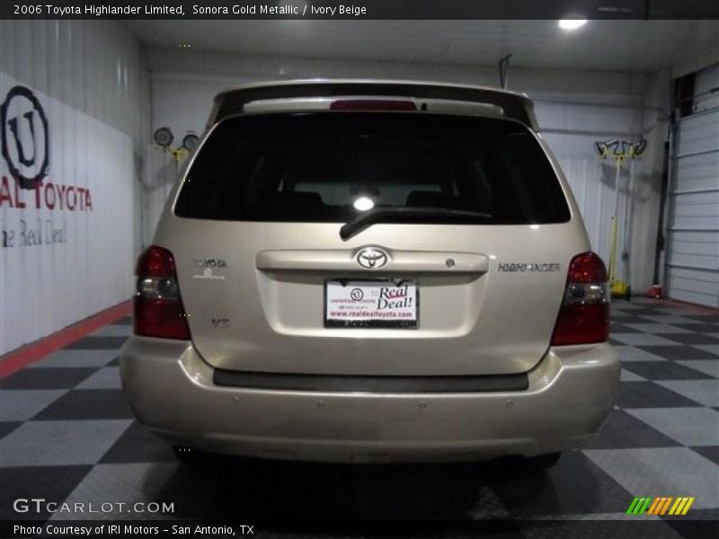 Sonora Gold Metallic / Ivory Beige 2006 Toyota Highlander Limited