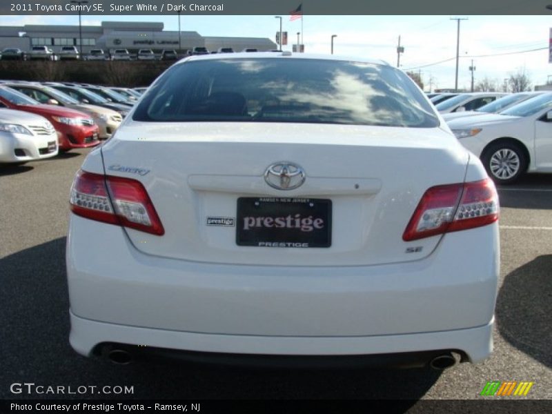 Super White / Dark Charcoal 2011 Toyota Camry SE