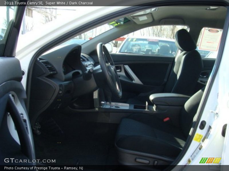 Super White / Dark Charcoal 2011 Toyota Camry SE