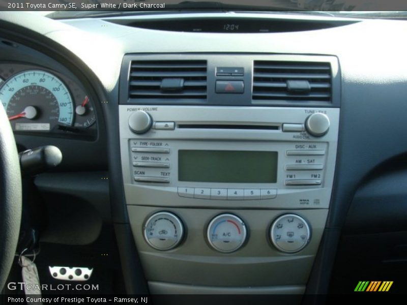 Super White / Dark Charcoal 2011 Toyota Camry SE