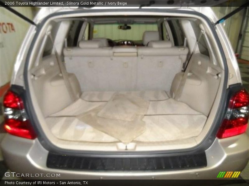 Sonora Gold Metallic / Ivory Beige 2006 Toyota Highlander Limited