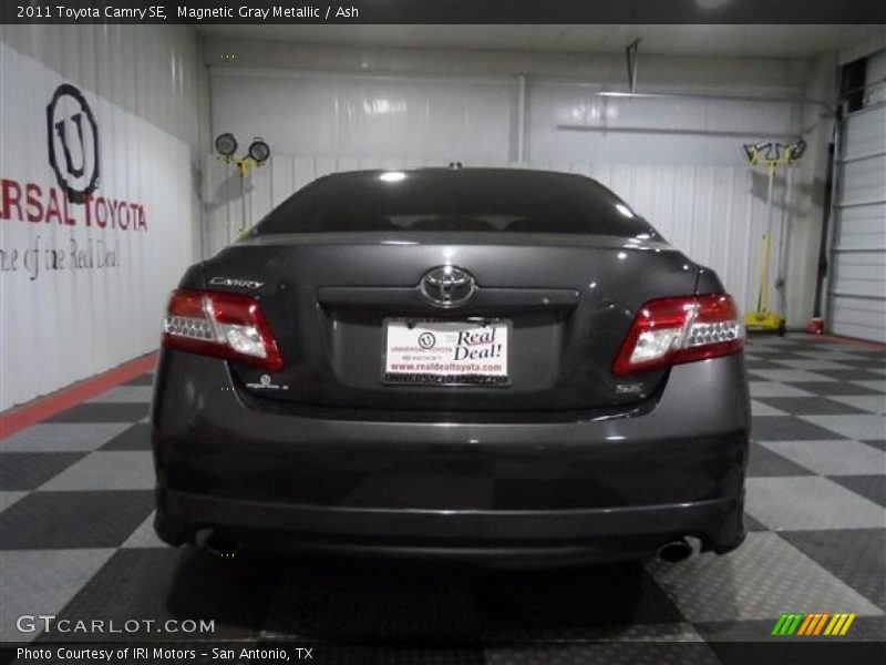 Magnetic Gray Metallic / Ash 2011 Toyota Camry SE