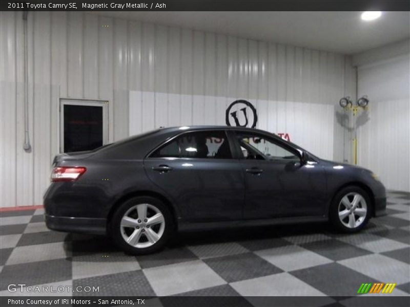 Magnetic Gray Metallic / Ash 2011 Toyota Camry SE