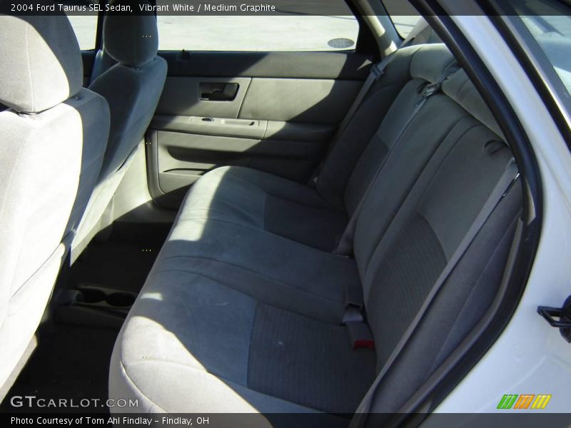 Vibrant White / Medium Graphite 2004 Ford Taurus SEL Sedan