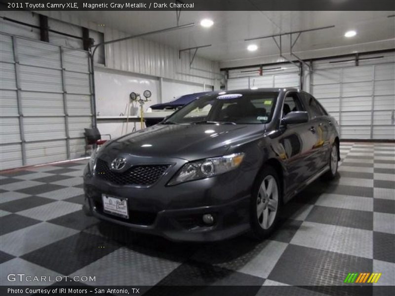 Magnetic Gray Metallic / Dark Charcoal 2011 Toyota Camry XLE