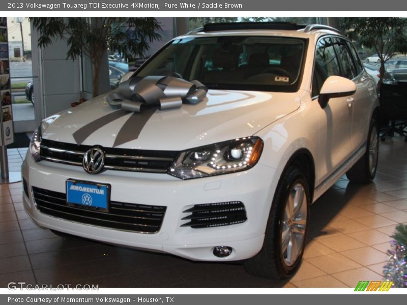 Pure White / Saddle Brown 2013 Volkswagen Touareg TDI Executive 4XMotion