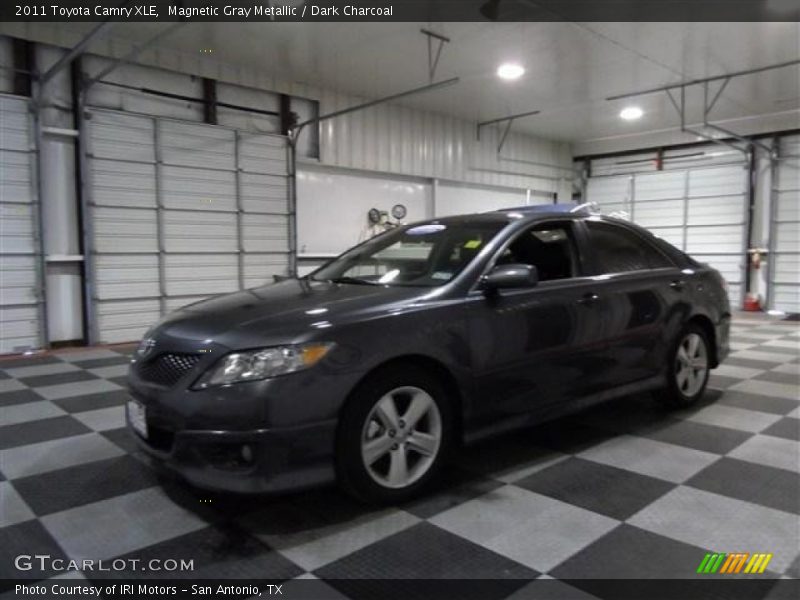 Magnetic Gray Metallic / Dark Charcoal 2011 Toyota Camry XLE