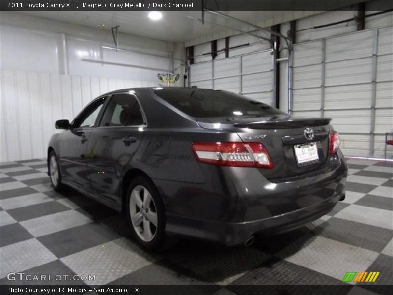 Magnetic Gray Metallic / Dark Charcoal 2011 Toyota Camry XLE