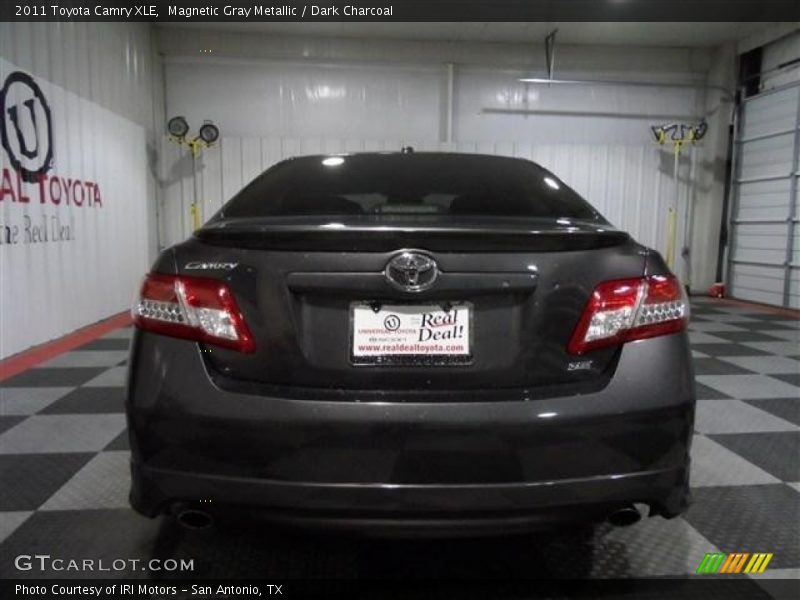 Magnetic Gray Metallic / Dark Charcoal 2011 Toyota Camry XLE