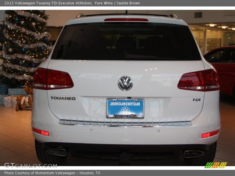 Pure White / Saddle Brown 2013 Volkswagen Touareg TDI Executive 4XMotion