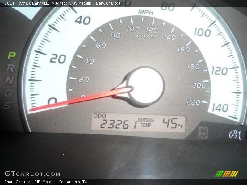 Magnetic Gray Metallic / Dark Charcoal 2011 Toyota Camry XLE