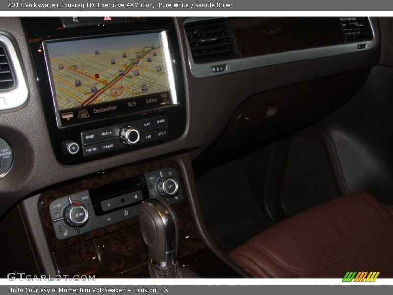 Pure White / Saddle Brown 2013 Volkswagen Touareg TDI Executive 4XMotion
