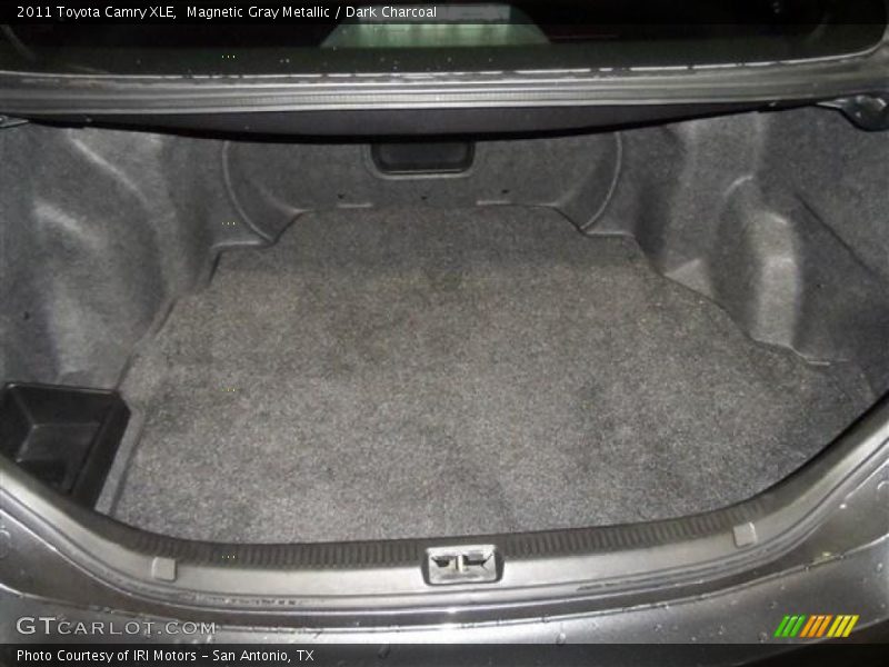 Magnetic Gray Metallic / Dark Charcoal 2011 Toyota Camry XLE