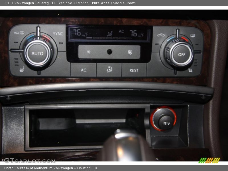 Pure White / Saddle Brown 2013 Volkswagen Touareg TDI Executive 4XMotion